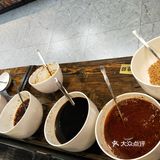 鲜鸭血和腊肠很好吃，那个胶原牛肉很有特点