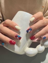 -丽心自助美甲美睫