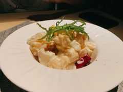 凤梨虾球-穹六人间 people 6(岳阳路店)