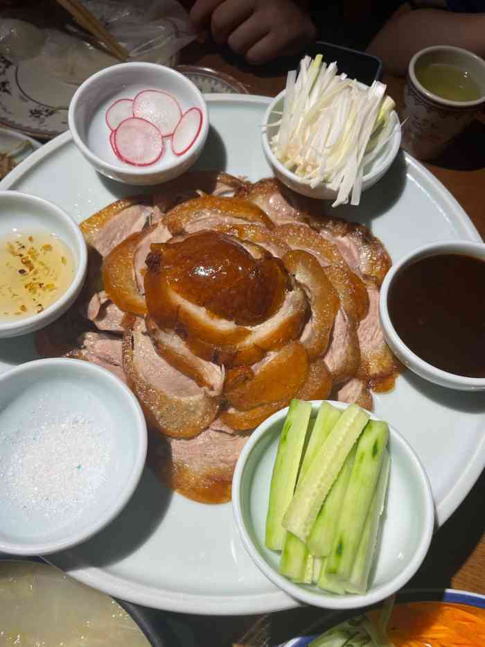 额娘春饼·烤鸭(天鸿店)-"[薄荷]环境:一如既往的干净整洁 很有.