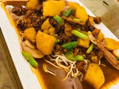 -衡哥肉铺