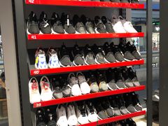 -PUMA品牌自营折扣店(百联奥特莱斯店)