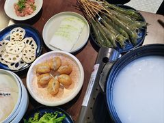 -牛牛和牛海鲜粥底火锅(长虹国际城店)