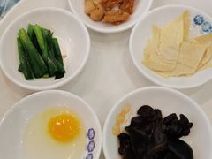 -桥香园云南过桥米线(金马碧鸡店)