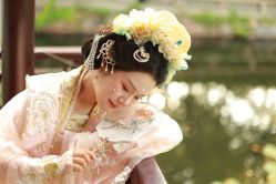 -一揽芳华汉服旗袍体验馆(拙政园店)