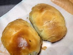 特色羊肉烤包子-丝路有约·优雅新疆菜(万宴城店)