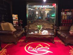 等位区-同喜烤鸭店(光芒店)