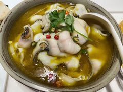 酸汤乌鱼片-鹅冠港式茶餐厅(来福士店)