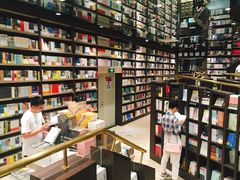 -钟书阁(群光广场店)