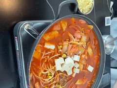 部队火锅-HONGA HONGA雄家(曹路店)