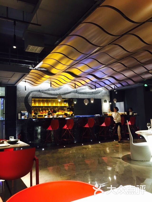 gray whale 灰鲸餐厅