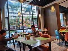 -深圳宝安机场希尔顿欢朋酒店餐厅