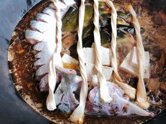 怀柔特色鲟鱼-荣德灶台鱼(圣泉寺店)