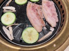 -蚂蚁洞·烤肉大营地(上海静安大悦城店)