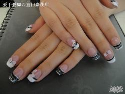 蕾丝彩绘-摩睫+皮肤管理·科学美容中心