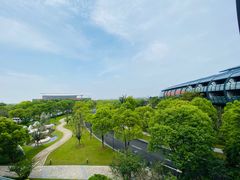 -上海滴水湖皇冠假日酒店