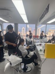 -镁连社·美联社