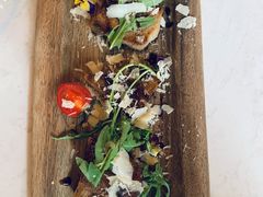 慢煮牛舌配芝麻菜和陈年黑醋汁-IL Forno 意坊·意大利餐厅(花园店)