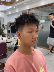-镁连社·美联社