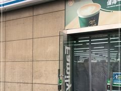 门面-全家便利店(东直门店)