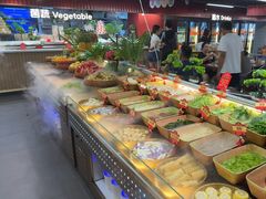 -四囍码头海鲜烧烤自助火锅(外滩南京东路悦荟广场店)