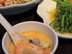 -大头虾越式风味餐厅(光明广场店)