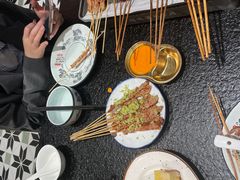 湿辣牛肉-何妹湿辣牛肉·粤式烧烤砂煲(桂雅路店)