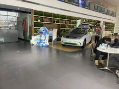 -比亚迪上海弘仁4S(杨浦店)