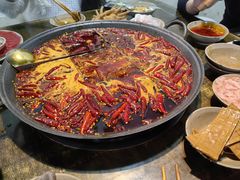 -渝嘴小老弟老火锅(华新村店)
