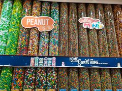 -m豆巧克力世界(上海世茂广场店)