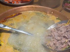 -洱火云南酸菜牛肉火锅(石景山当代商城店)