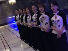 -白玉兰广场停车场