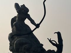 -巴陵广场