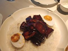 咸蛋目鱼红烧肉-屋里厢上海菜馆