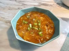 招牌小龙虾红汤泡饭-蜜桃花开·中西融合菜E&W(南长街店)