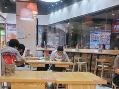 -魔都三兄弟酸辣粉·蘸卤炸串(虹桥万科店)