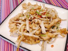 -香巴拉云南餐厅(华莱坞店)