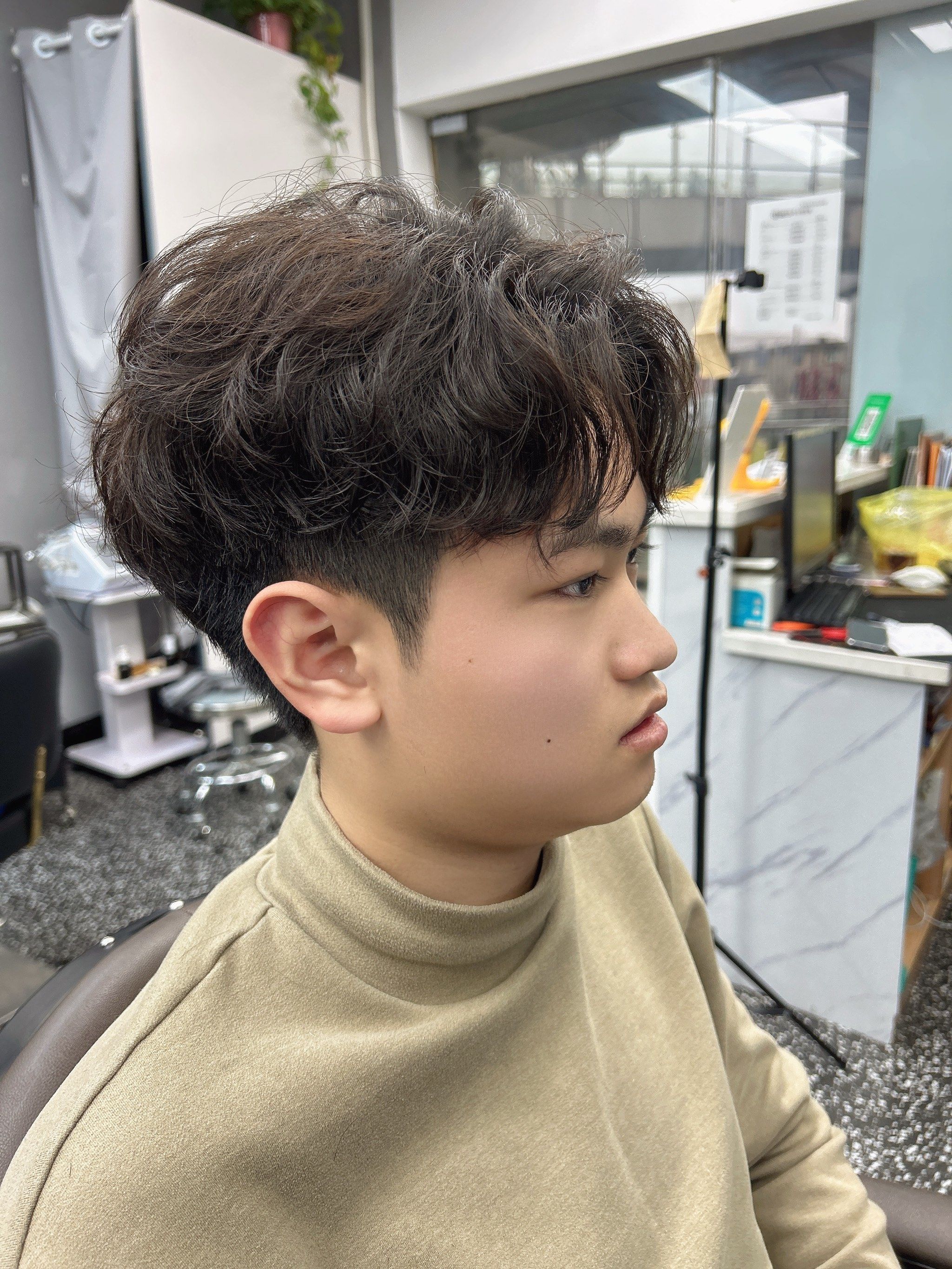 男生简洁发型气垫烫