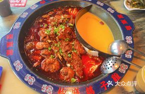 Spicy麻 Chicken and Pigeon Pot