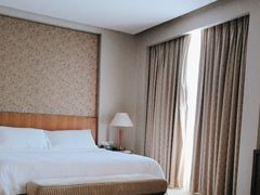 -汕尾巴黎半岛酒店