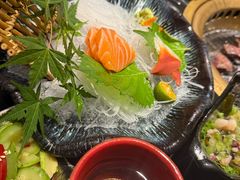 -山川小町·极番烧肉(新地假日广场店)