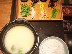 -云海肴·汽锅鸡·云南菜(天山百盛优客店)