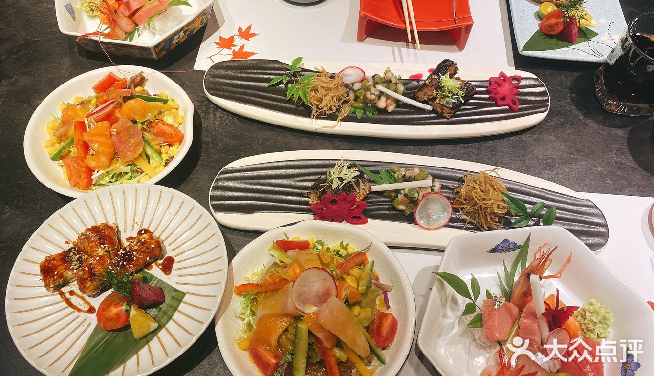 如果美食不能完全治愈悲伤，至少它可以稀释一部分