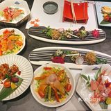如果美食不能完全治愈悲伤，至少它可以稀释一部分