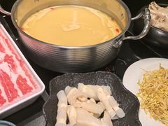 -鲜入唯煮·港式海鲜牛肉火锅(金宝街店)