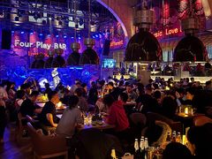 -FOUR PLAY BAR