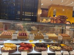 面包甜点陈列柜-广州文华东方酒店·文华饼店
