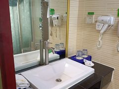 -丝路天山酒店(国际大巴扎店)