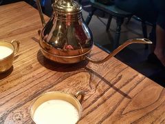 新疆奶茶-阿里家·新疆烤肉酒場 by MIG