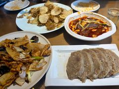 土豆片栲栳栳-五台山八大碗·地方风味菜馆(五爷庙店)